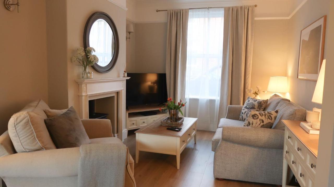 Luxury Living Outside The City Walls - Sleeps Six! Chester Bagian luar foto