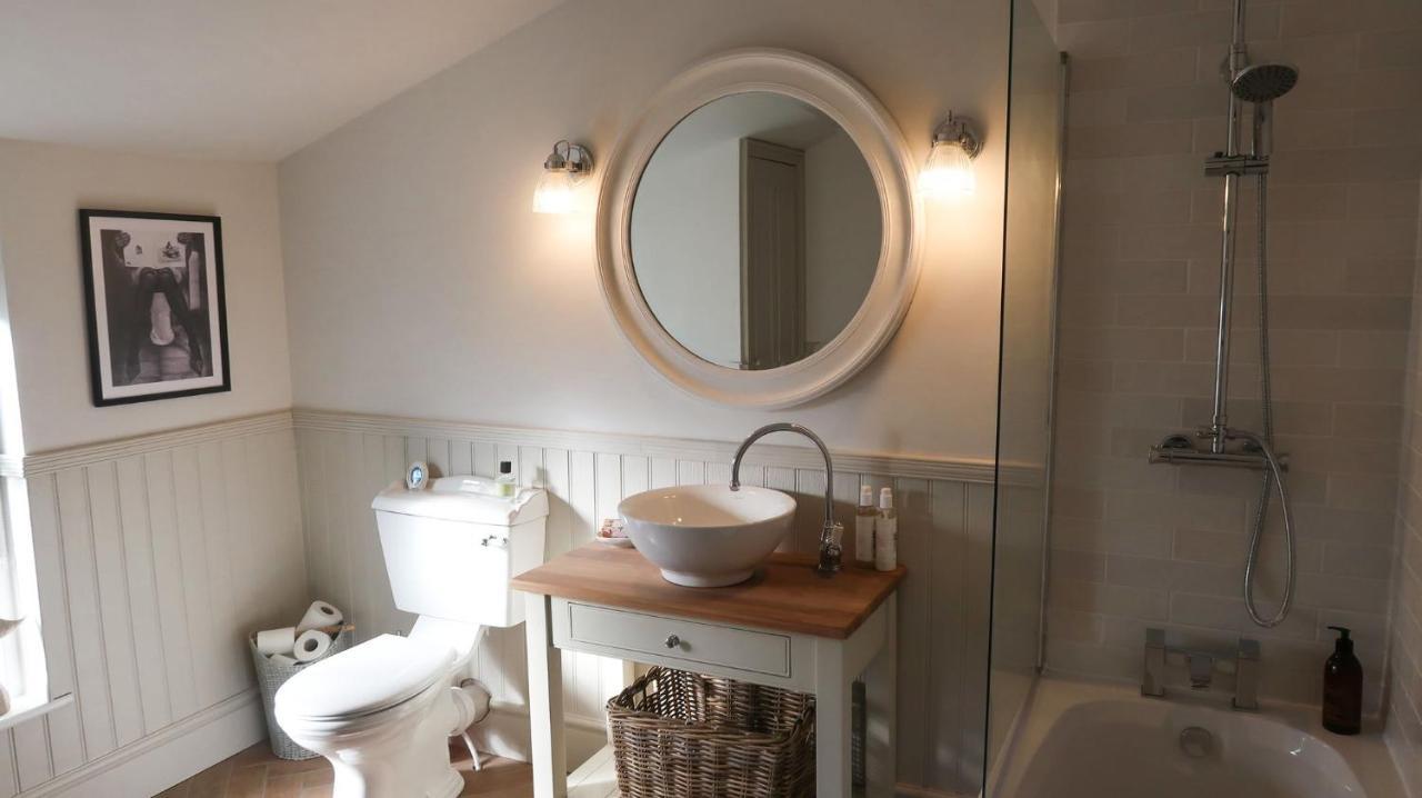 Luxury Living Outside The City Walls - Sleeps Six! Chester Bagian luar foto