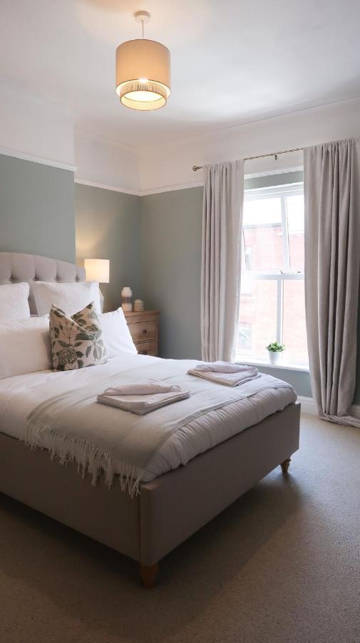 Luxury Living Outside The City Walls - Sleeps Six! Chester Bagian luar foto