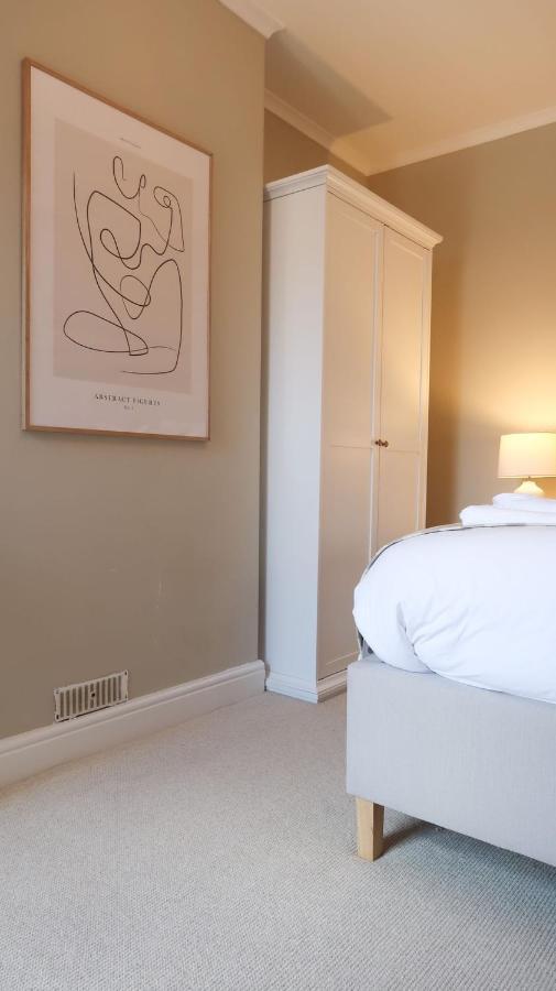 Luxury Living Outside The City Walls - Sleeps Six! Chester Bagian luar foto