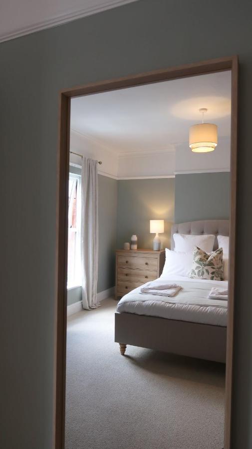 Luxury Living Outside The City Walls - Sleeps Six! Chester Bagian luar foto